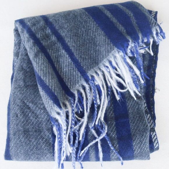 Woolrich One Size Ponsho Shawl - Picture 6 of 7